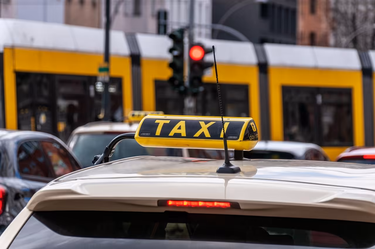 CV kierowcy – kat. B, C, CE, taxi i Uber – wzór i przykłady 2026